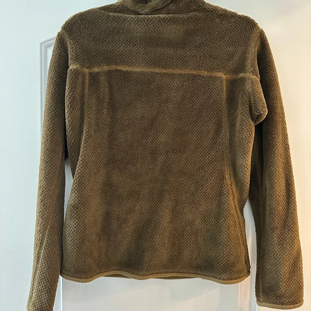 Patagonia Olive Fleece with Tan Trim - Picture 3 of 3